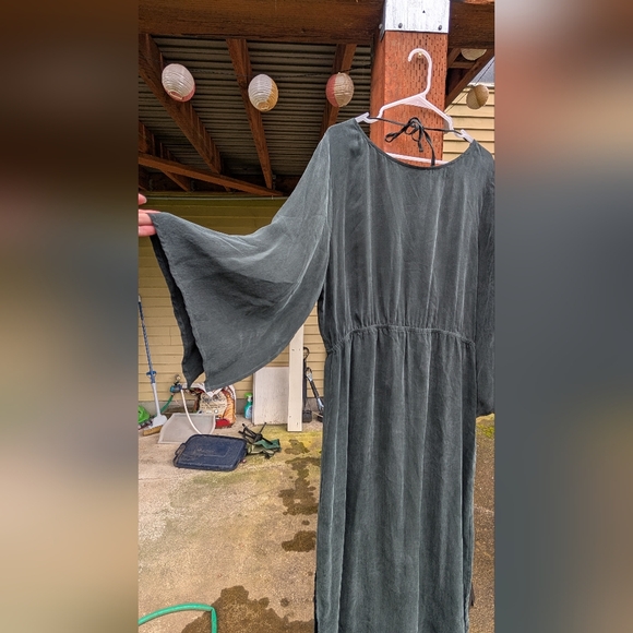 Byellowtail Pine Leaf dress from 2018 collection. - Picture 3 of 7